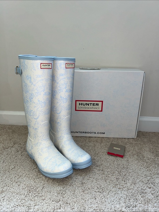 Hunter Shoes - Hunter *LoveFancyShack rain boots. Size 8